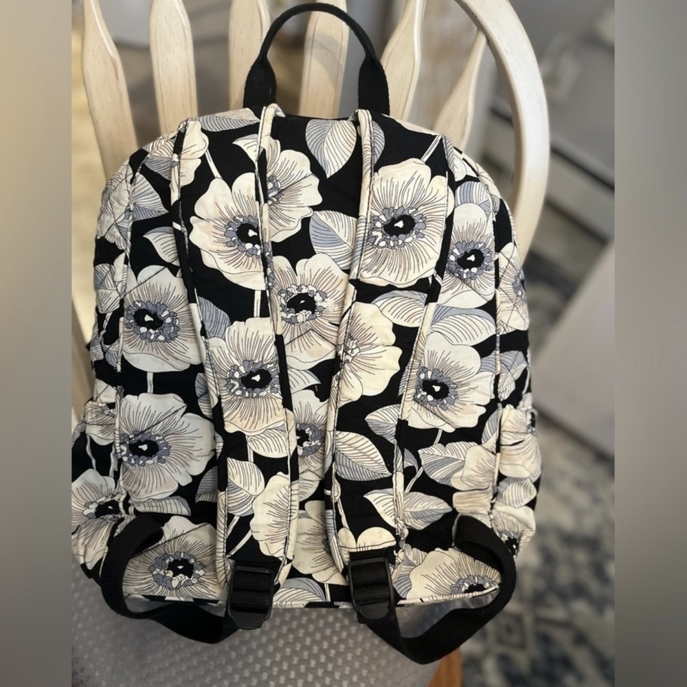 EUC Vera Bradley Camelia Black and Cream Floral Backpack preloved! - Picture 2 of 8